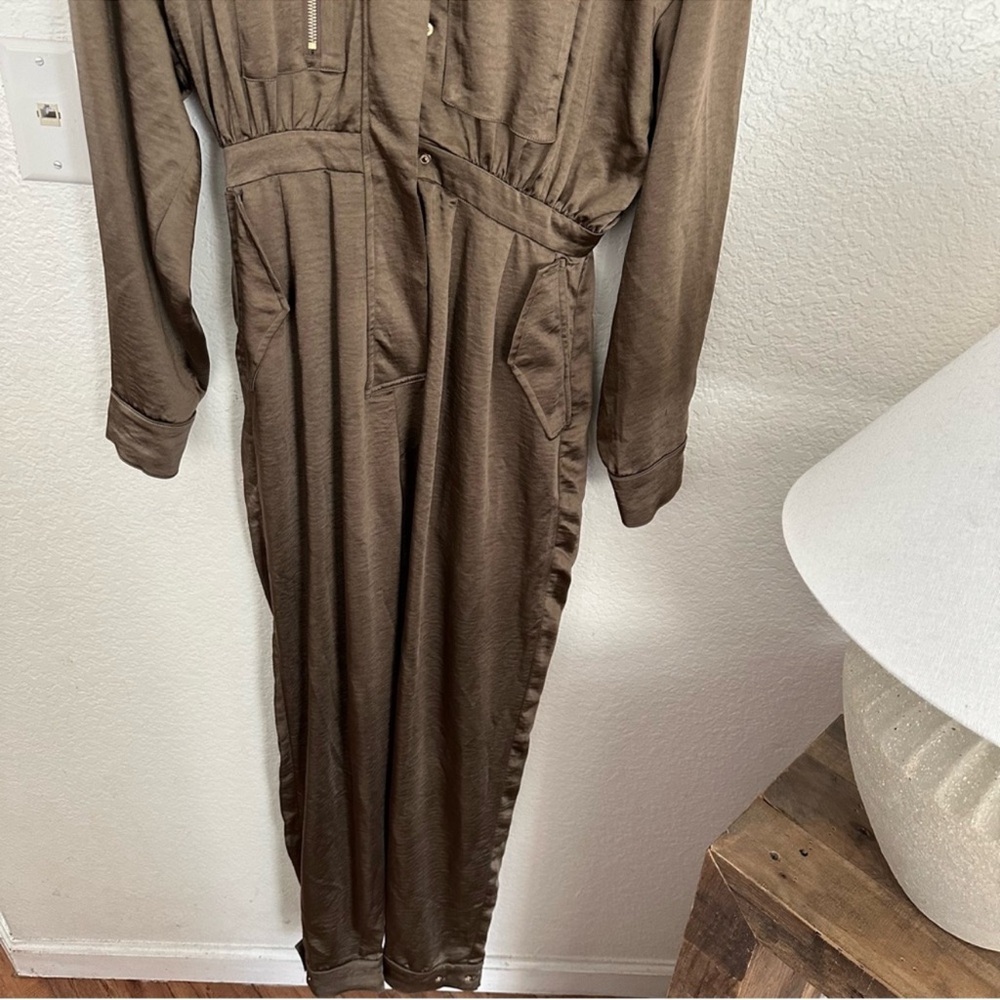 House of CB '❗️Antonella' Satin Jumpsuit
size small - Picture 6 of 13